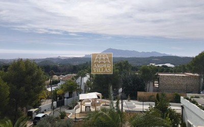 Fantastic villa with panoramic sea views.